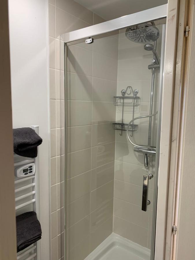 Resid Home 5 - Duplex Cosy Avec Parking Gratuit Saint-Leonard  Bagian luar foto